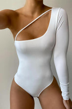 Cargue la imagen en el visor de la galería, Cut-out One Shoulder Bodysuit - www.novixan.com
