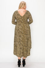 Load image into Gallery viewer, Cheetah Print Dress Featuring A Round Neck - www.novixan.com
