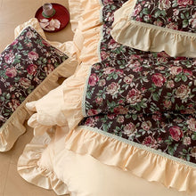 Cargue la imagen en el visor de la galería, Vintage Floral Patchwork Ruffle Duvet Cover Set - www.novixan.com
