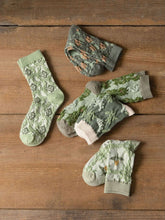 Cargue la imagen en el visor de la galería, Women&#39;s Green Autumn Soft Breathable Socks 5 Pairs - www.novixan.com
