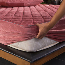 Load image into Gallery viewer, Warm Soft Crystal Velvet Thicken Mattress Cover - www.novixan.com
